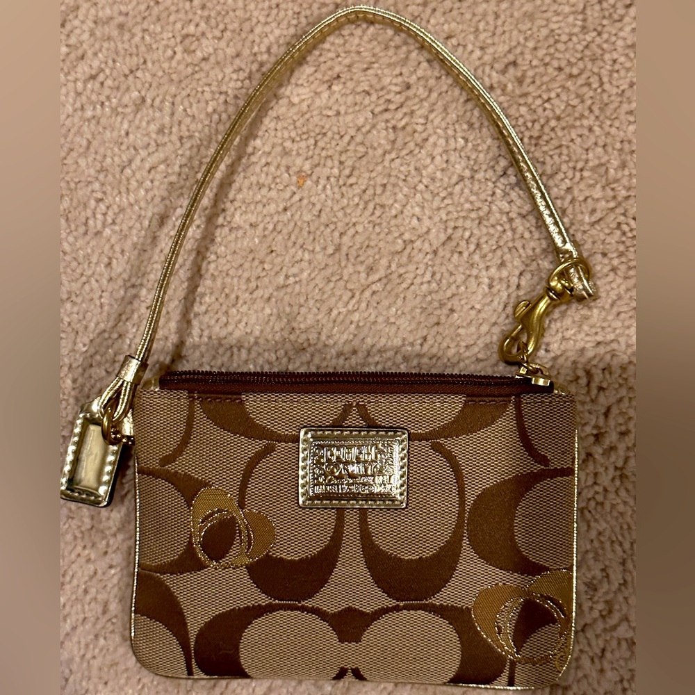 Brand New & Vintage COACH poppy wristlet 10/10 & never used
